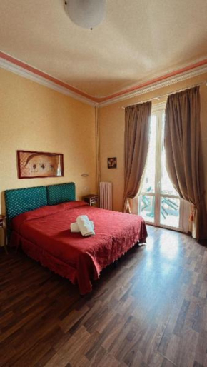 Room in Guest room - Viareggio rooms facing the sea